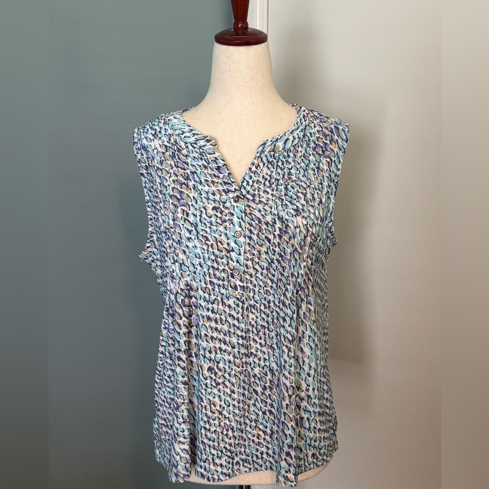 Blue and White Relaxed Sleeveless Tunic with Notched Collar